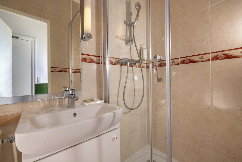 Hotel le Clement 47/50