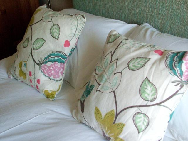 Colonsay Hotel 36/50