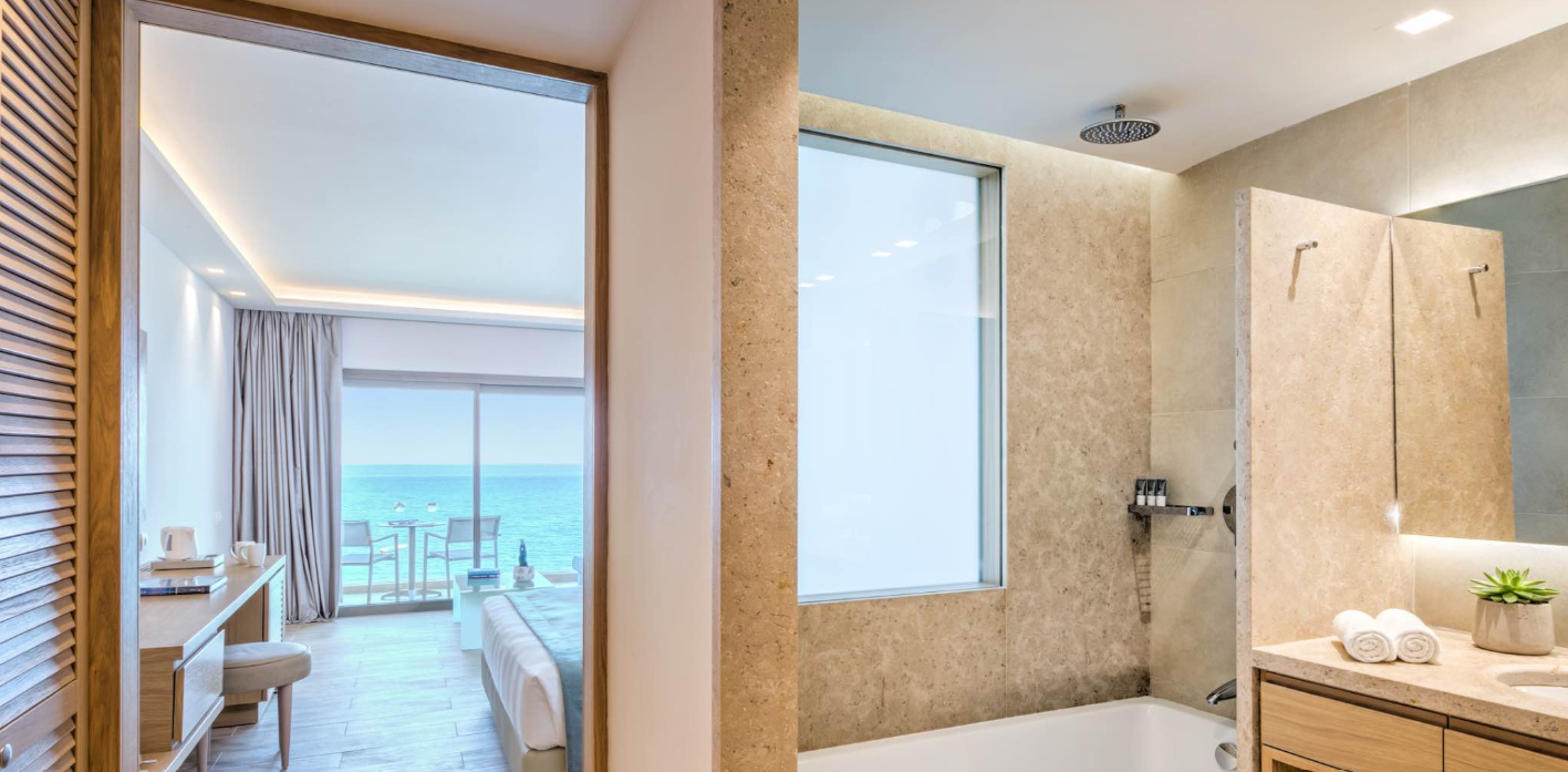 Deluxe, Triple, Sea Front