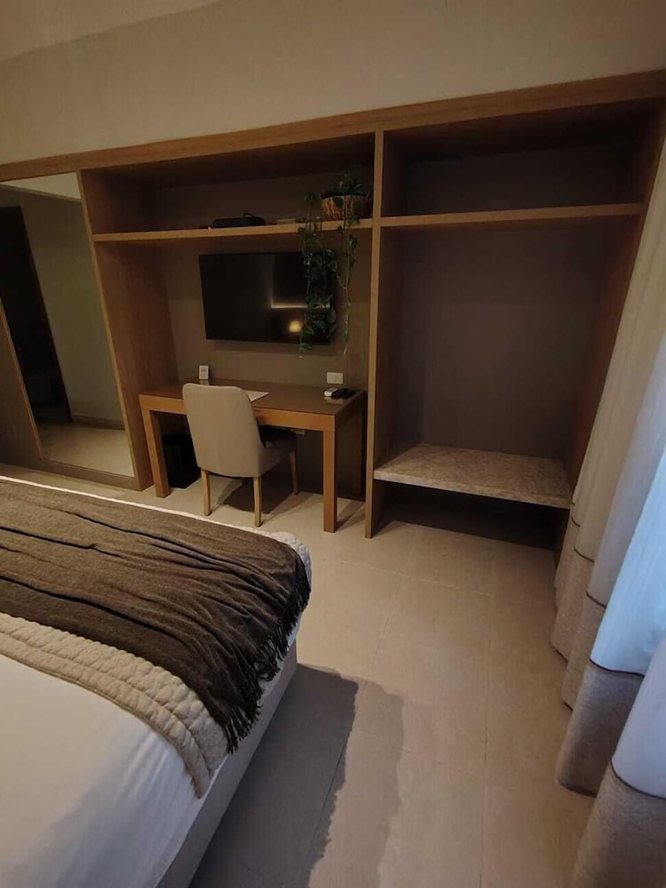 LAS LOMAS CASA HOTEL 25/75