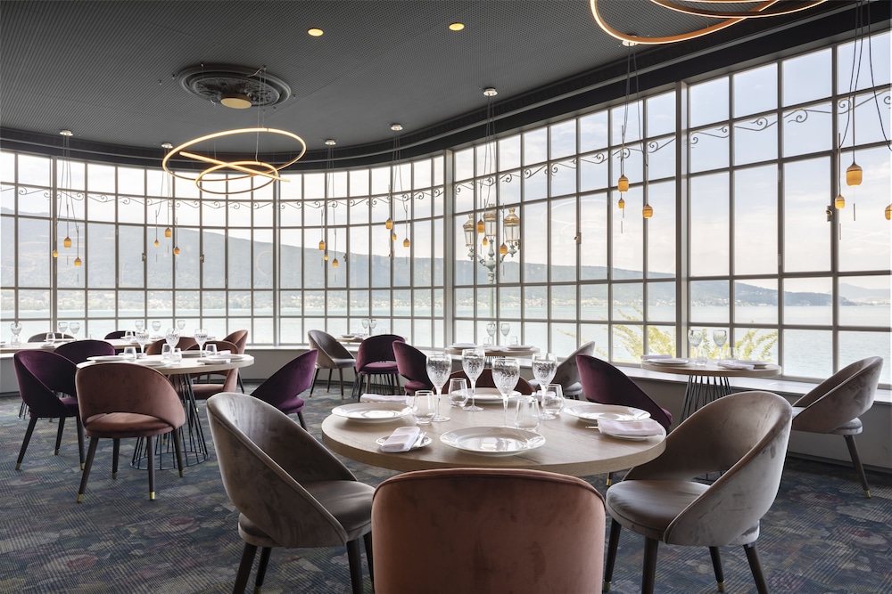 restaurant cafeteria