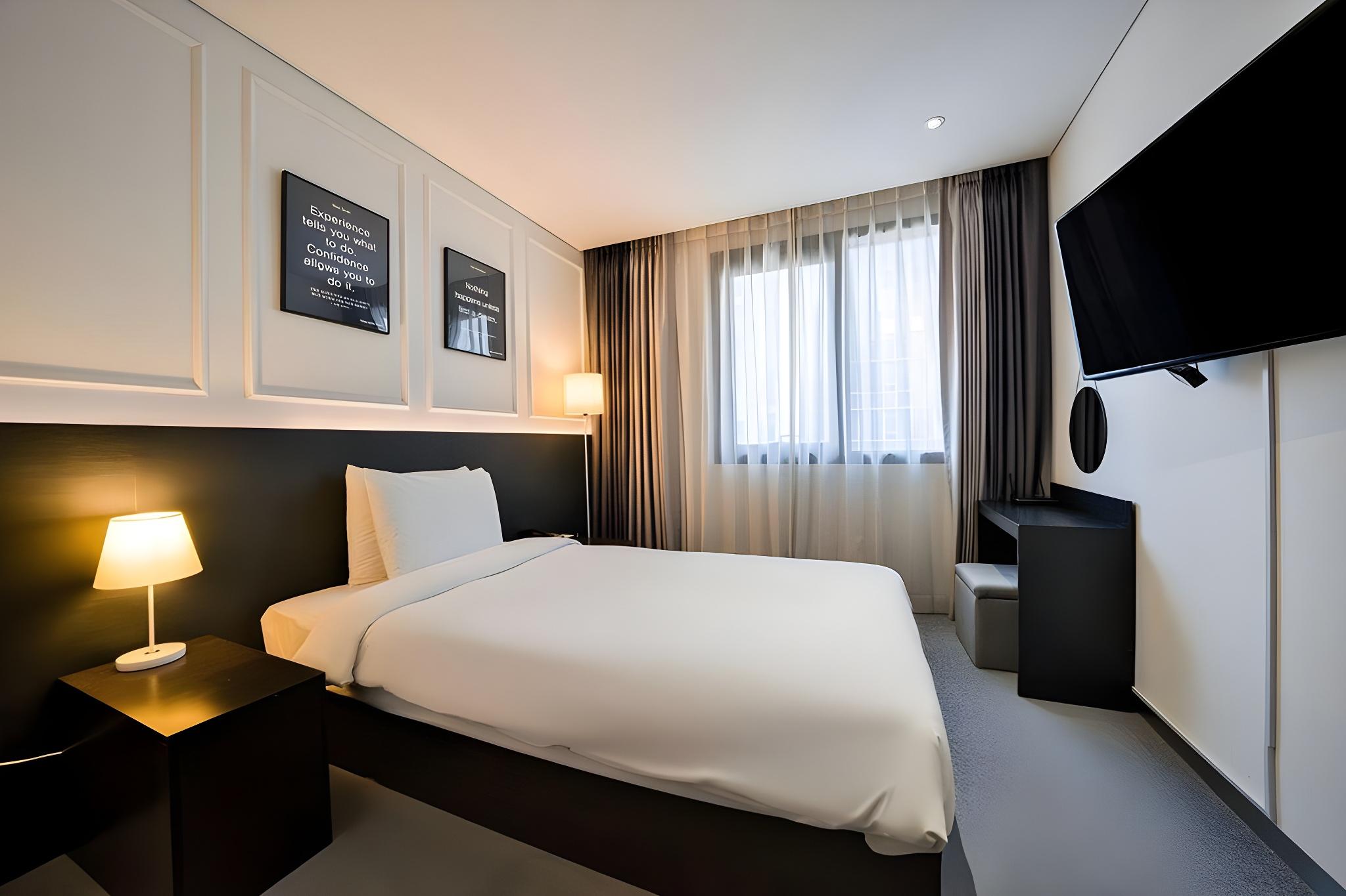 Room, Single