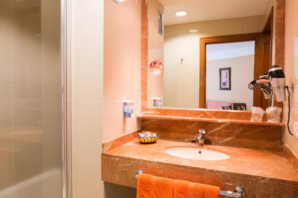Galeon Hotel 37/41