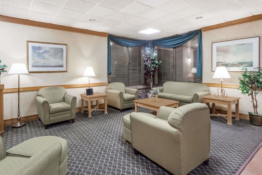 Days Inn by Wyndham Seguin TX 24/27