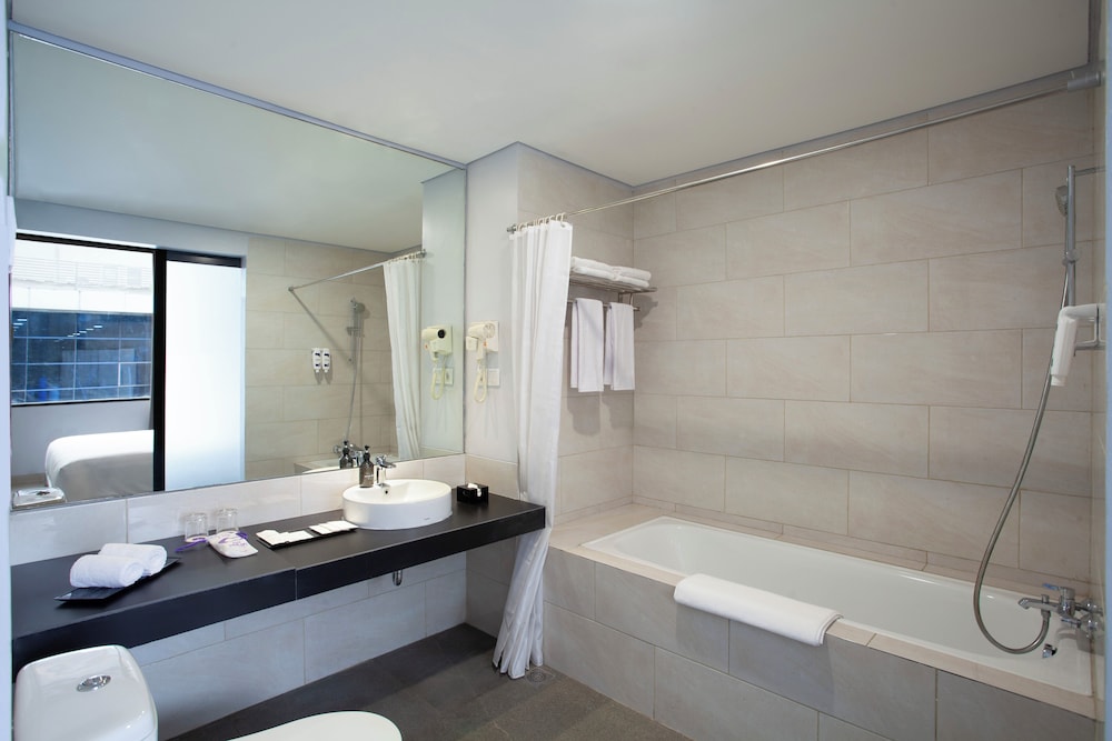Fox Lite Hotel Cikarang 24/24