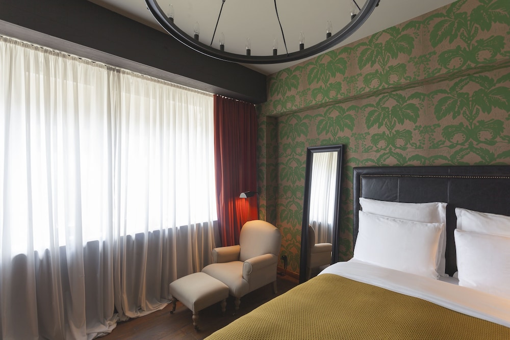 ROOM, QUEEN BED, GARDEN VIEW