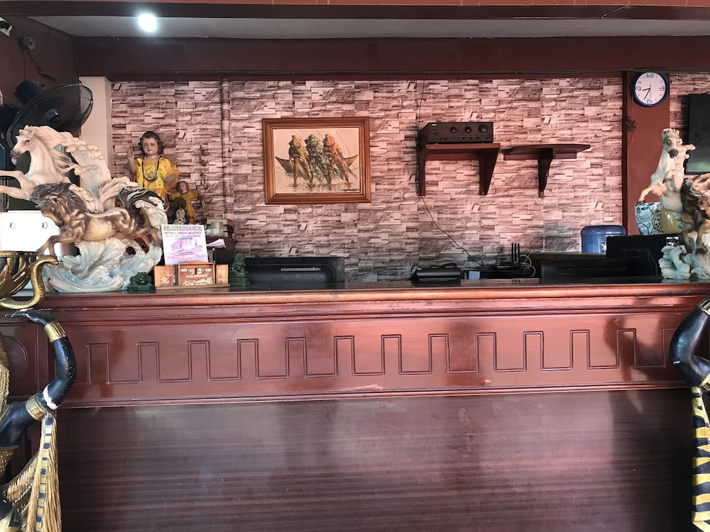 Wendy's Apartelle Boracay 10/30