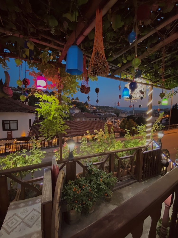 Avcioglu Konak Otel 46/50