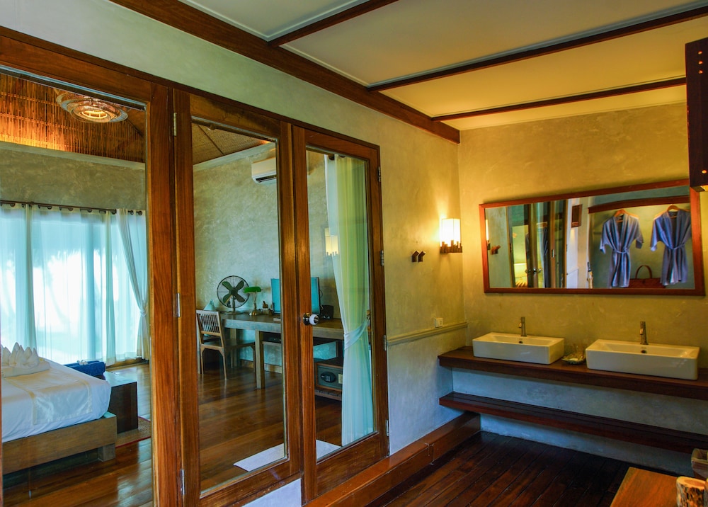 Tinkerbell Resort 44/65