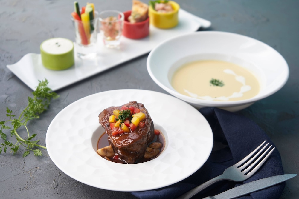 Courtyard By Marriott Osaka Honmachi 24/47