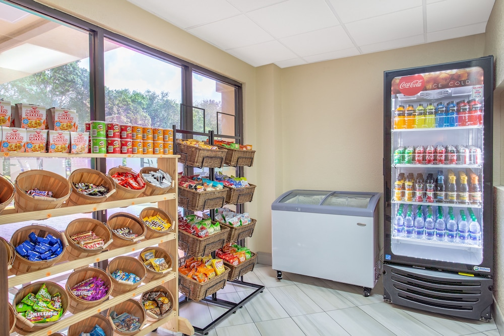 Holiday Inn Boca Raton - North, an IHG Hotel 24/64