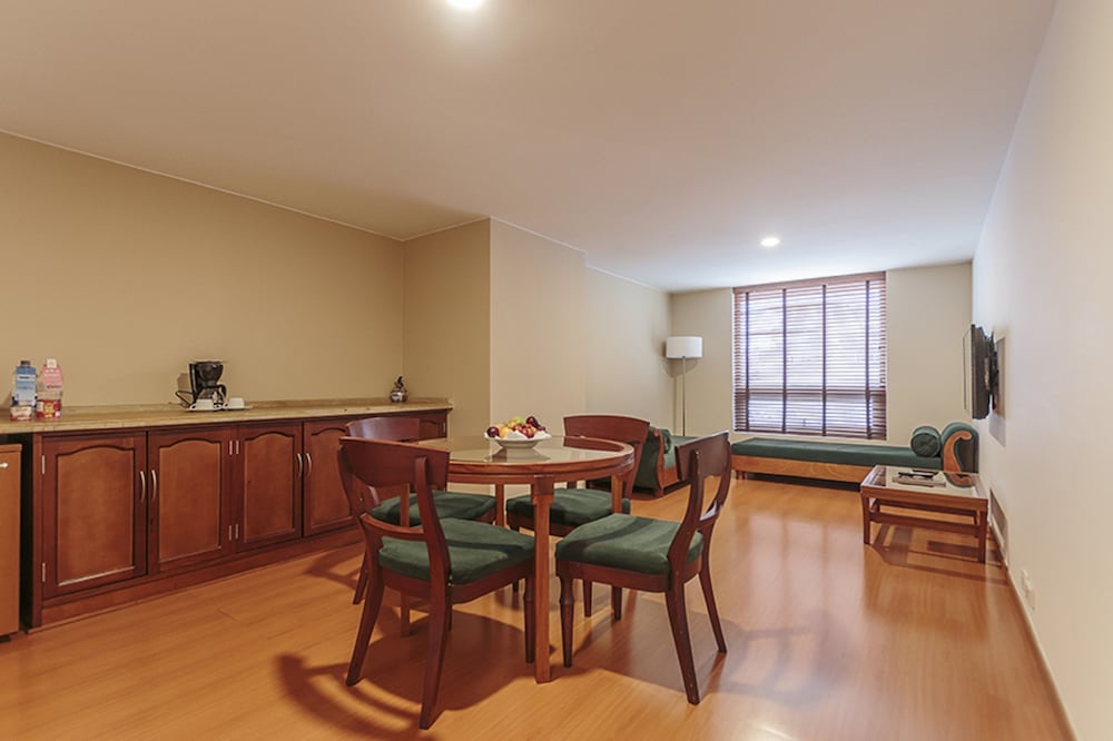 Estelar Suites Jones 52/67