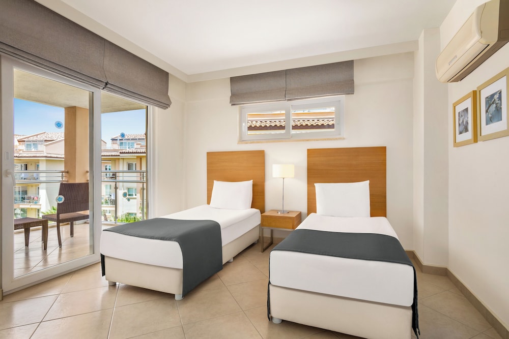Unique Hotel Residence and Spa 32/57