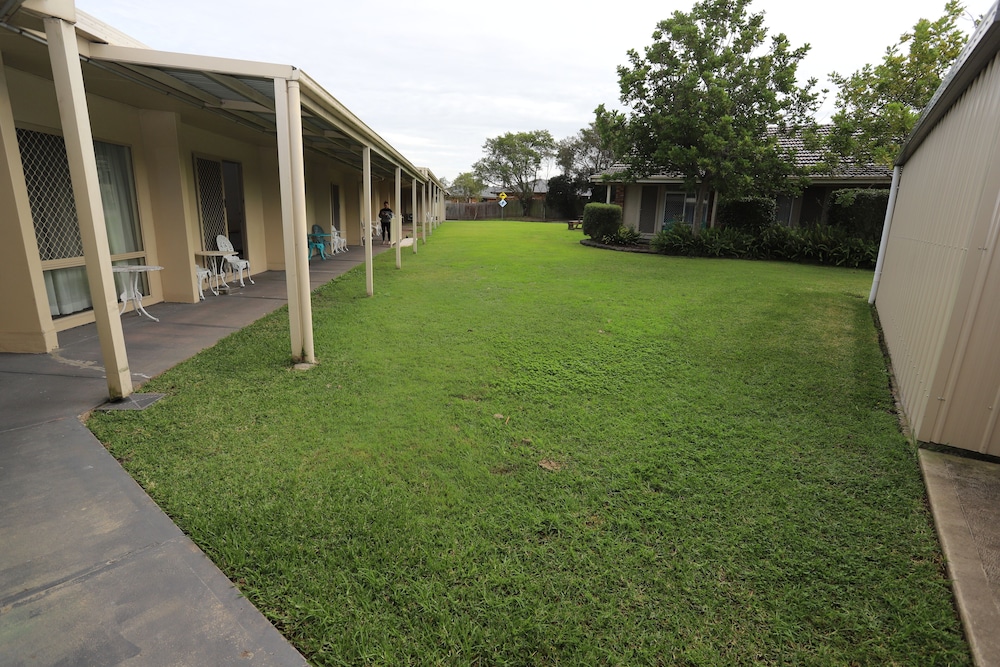 Sleepy Hill Motor Inn 40/50