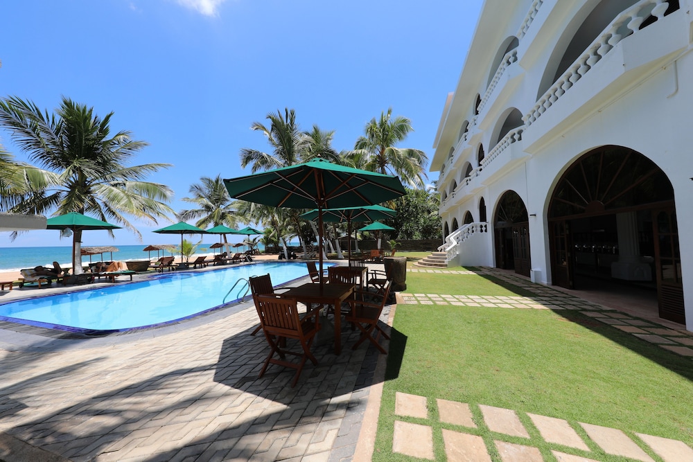 Joes Resort Bentota 44/50