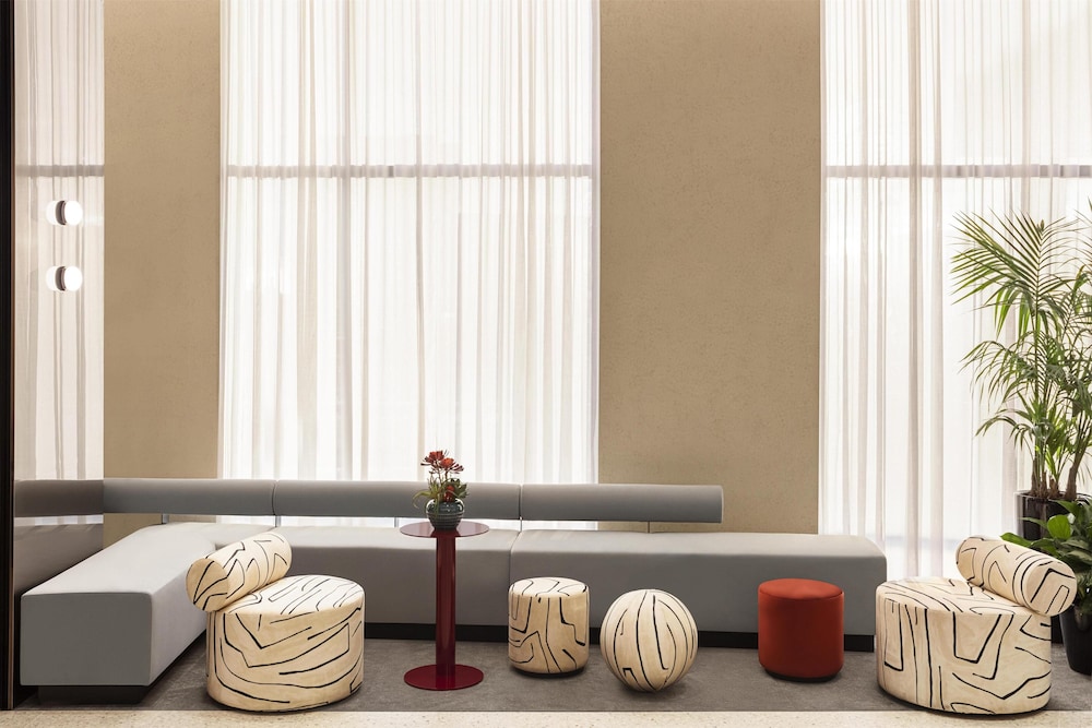 Hyatt Centric Montreal 3/39