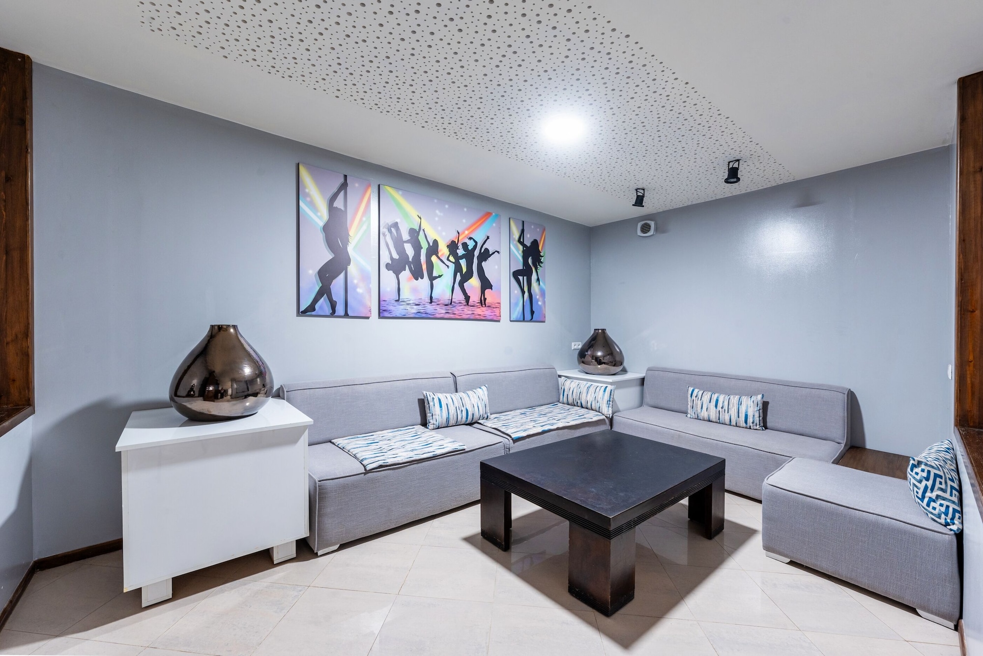 غرفة قياسية بفراش فوتون وسرير كوين وسرير فردي، Riad Ushuaia la Villa - Centre Marrakech 5/8