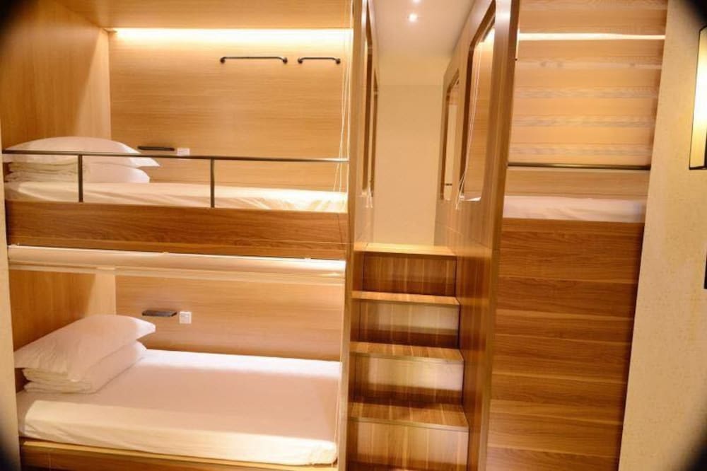Shenzhen Port Apartment 16/17