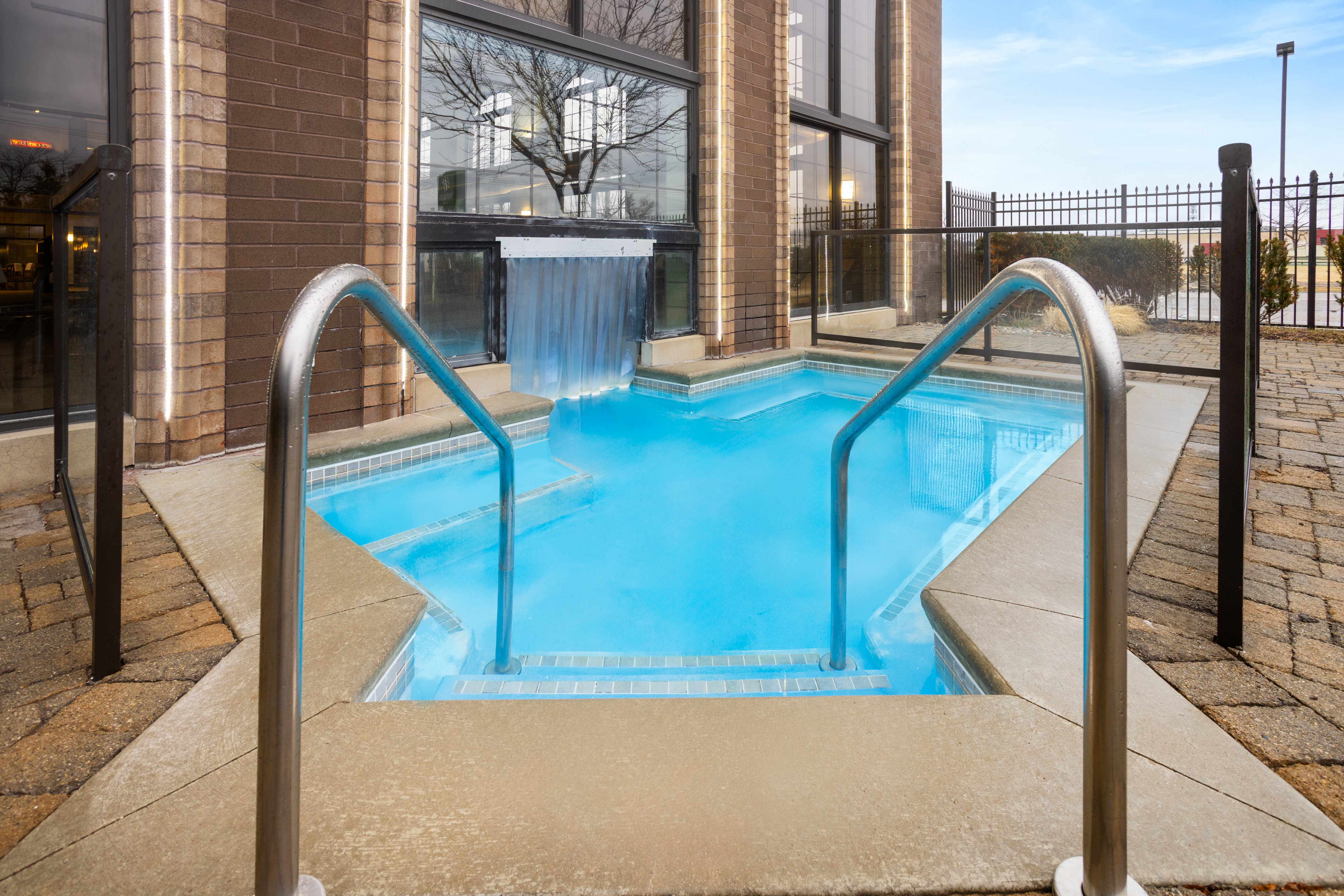 Holiday Inn Midland 36/75