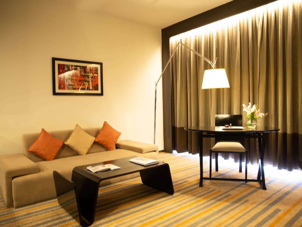 NOVOTEL KOLKATA HOTEL AND RESIDENCES 54/74
