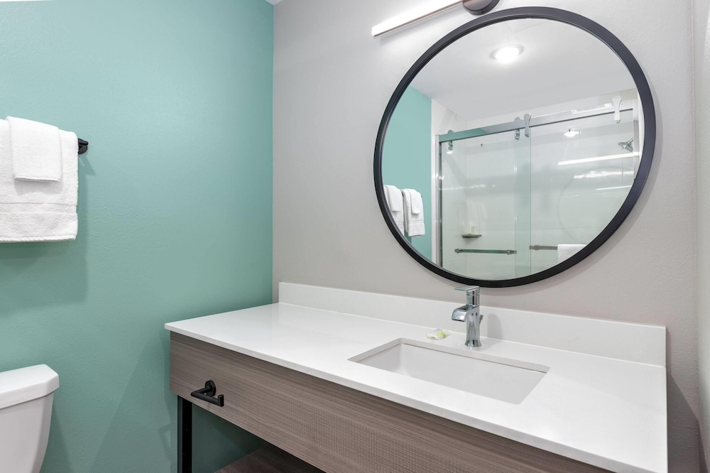 ECHO Suites Extended Stay by Wyndham Dallas Plano/Richardson 60/62