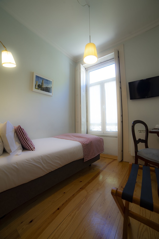 Dukes Corner Guest House 13/76