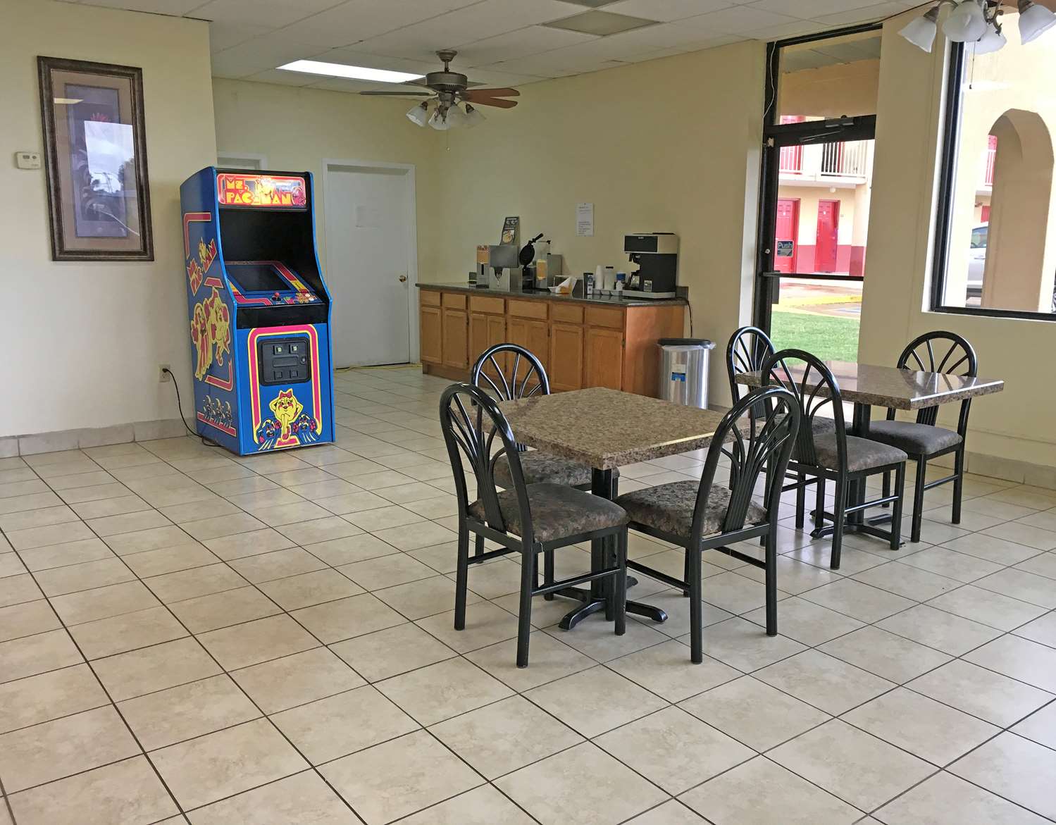 Americas Best Value Inn Suites Greenwood 5/7