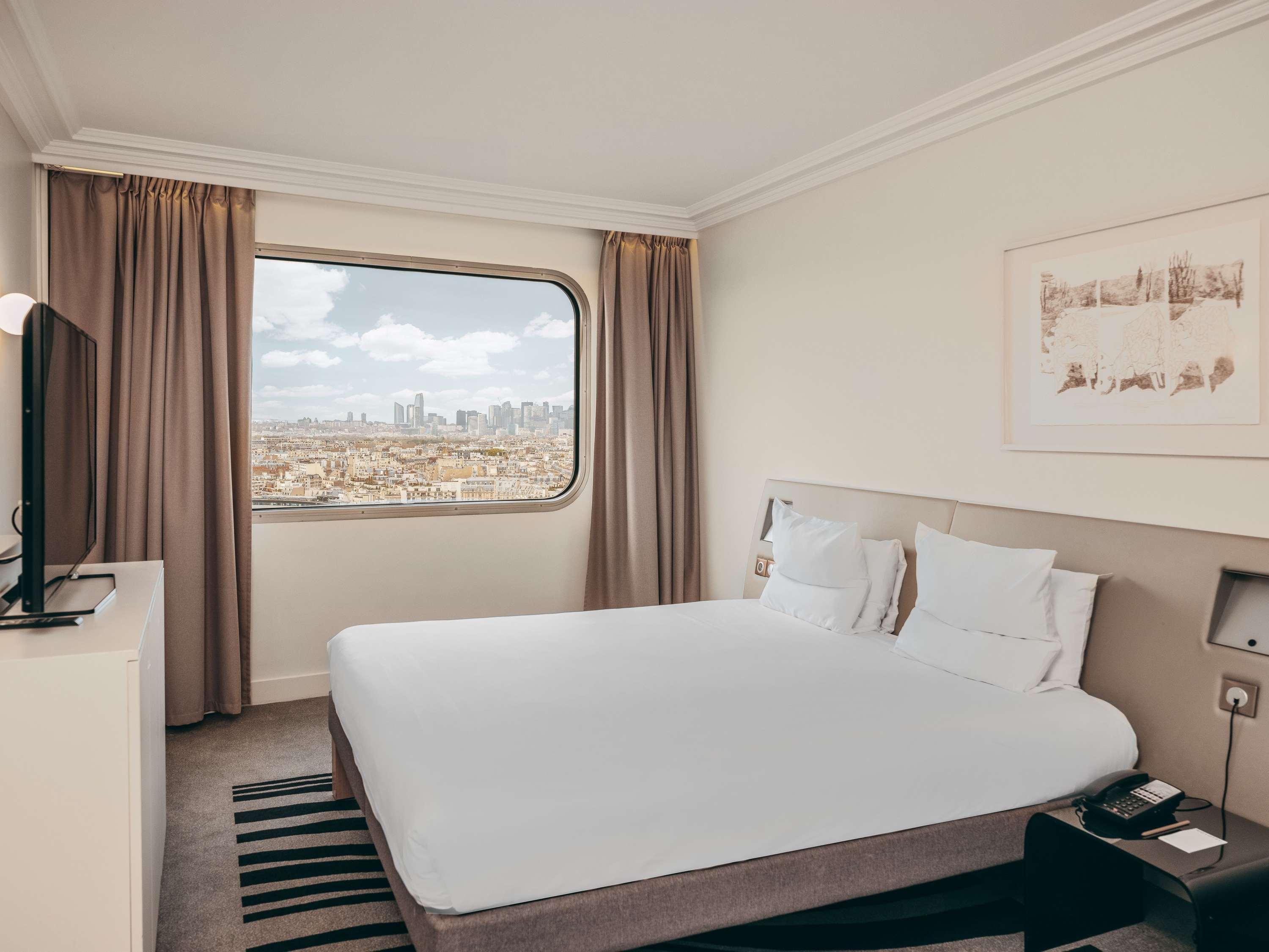 EXECUTIVE, SUITE, QUEEN BED, CITY VIEW