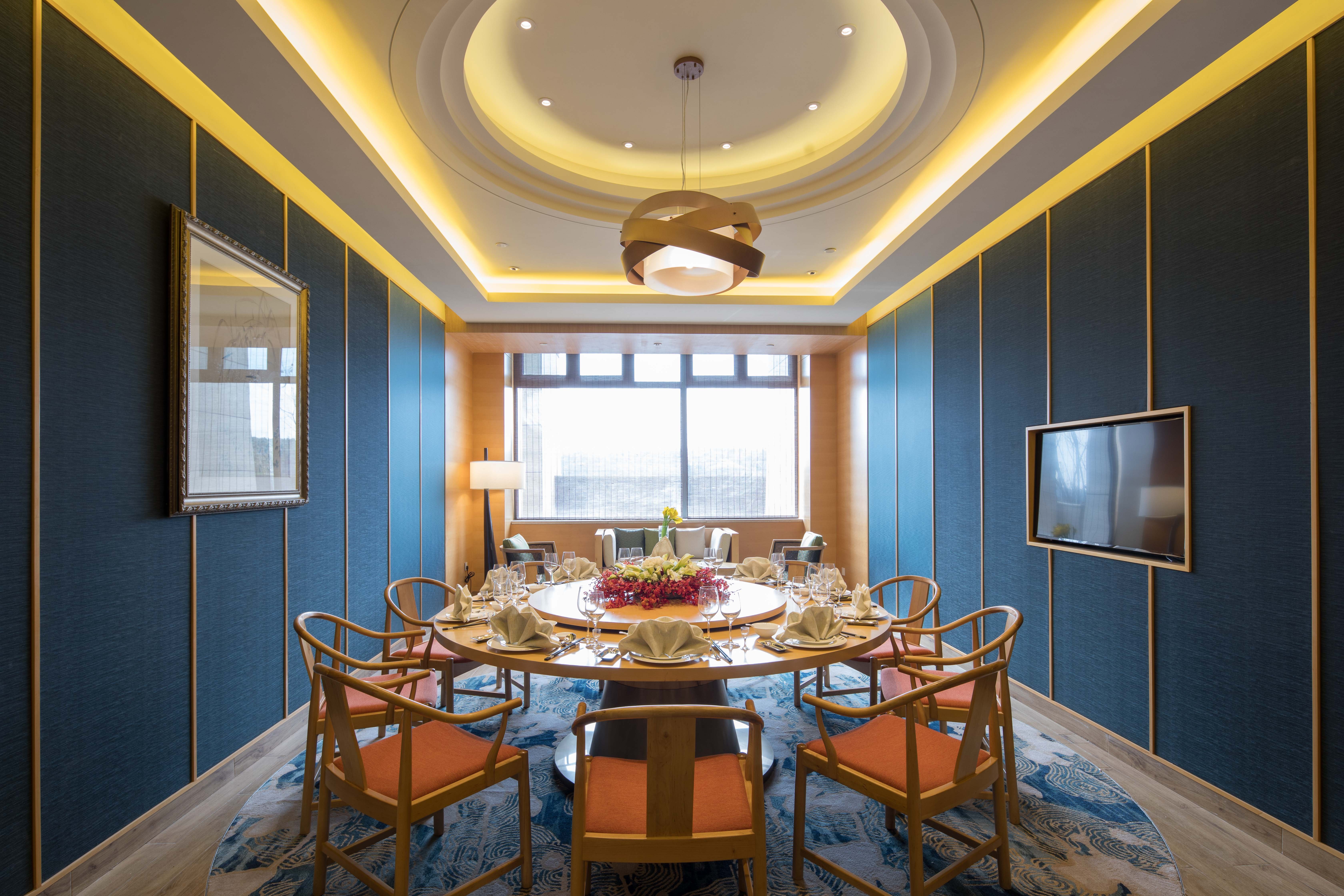 HOLIDAY INN KUNSHAN HUAQIAO 28/50