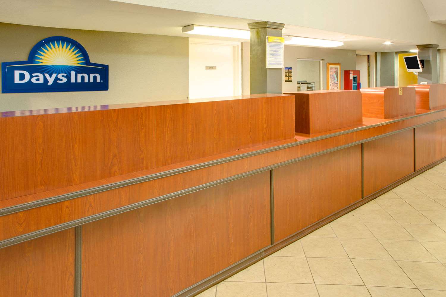 Days Inn by Wyndham Gulfport 3/8