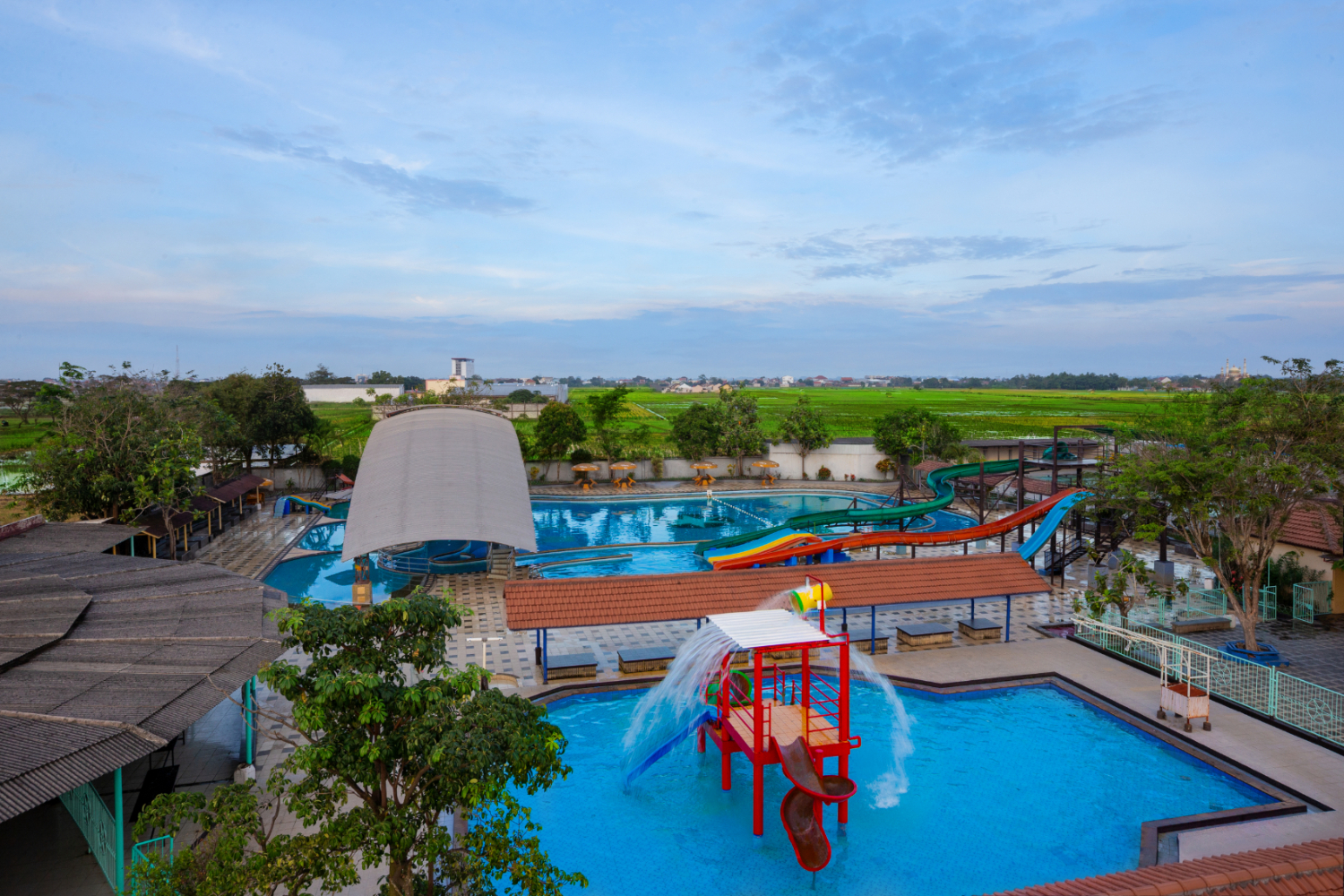 fave plus hotel Pamanukan 41/47