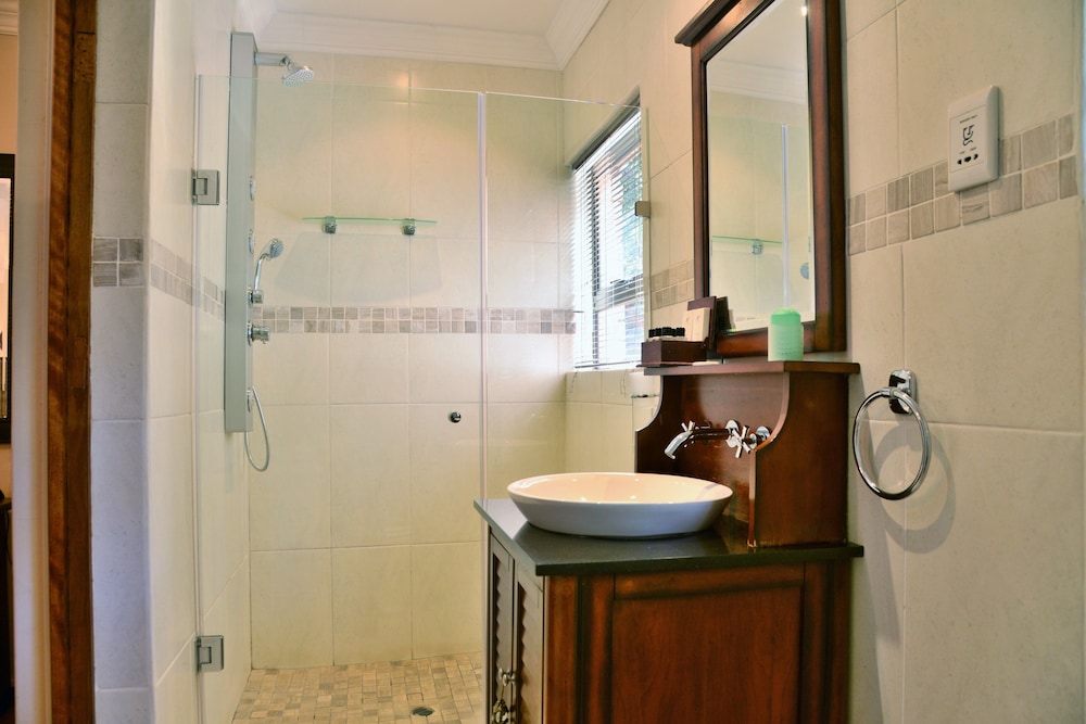 Stirling Manor Boutique Guest House 48/50