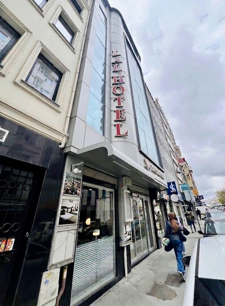 Lal Hotel 3/35
