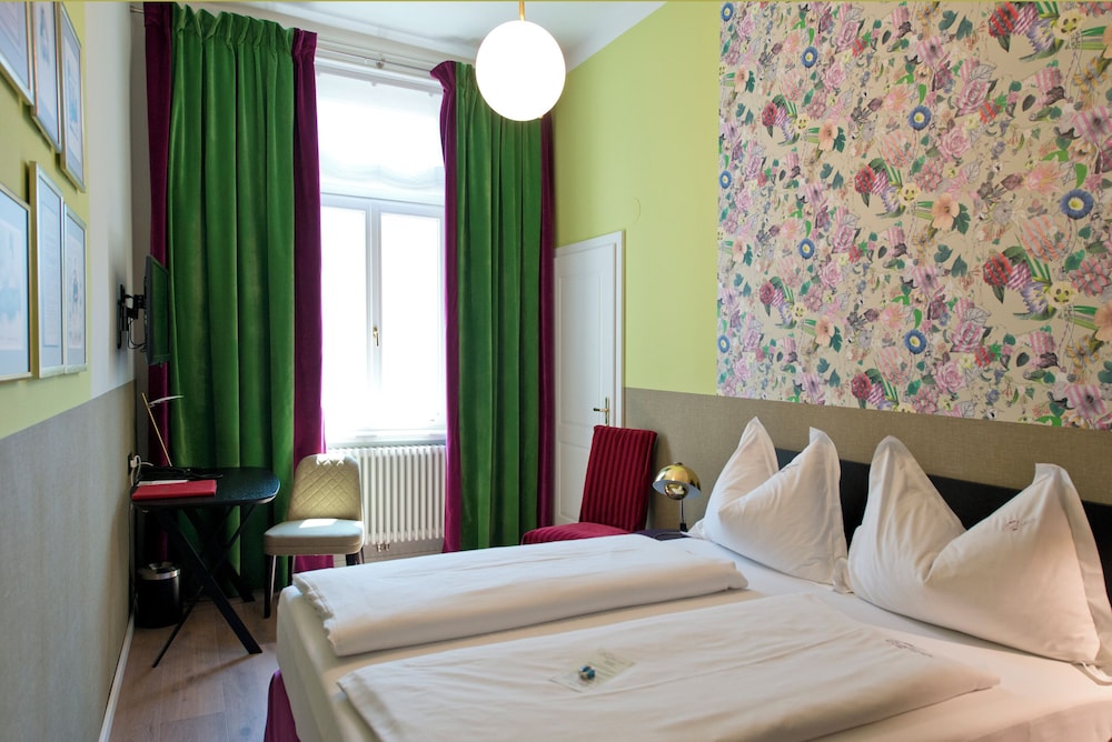 CLASSIC, DOUBLE BED