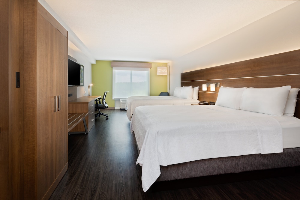 Holiday Inn Express Hotel & Suites Largo-Clearwater 13/40