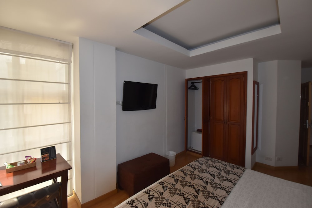 Hotel Bolivar Plaza 38/61