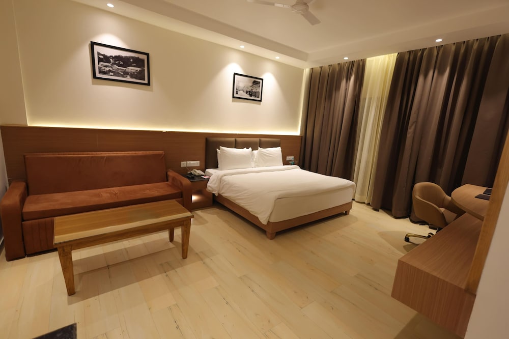 Ramada By Wyndham Mussoorie Mall Road 15/48