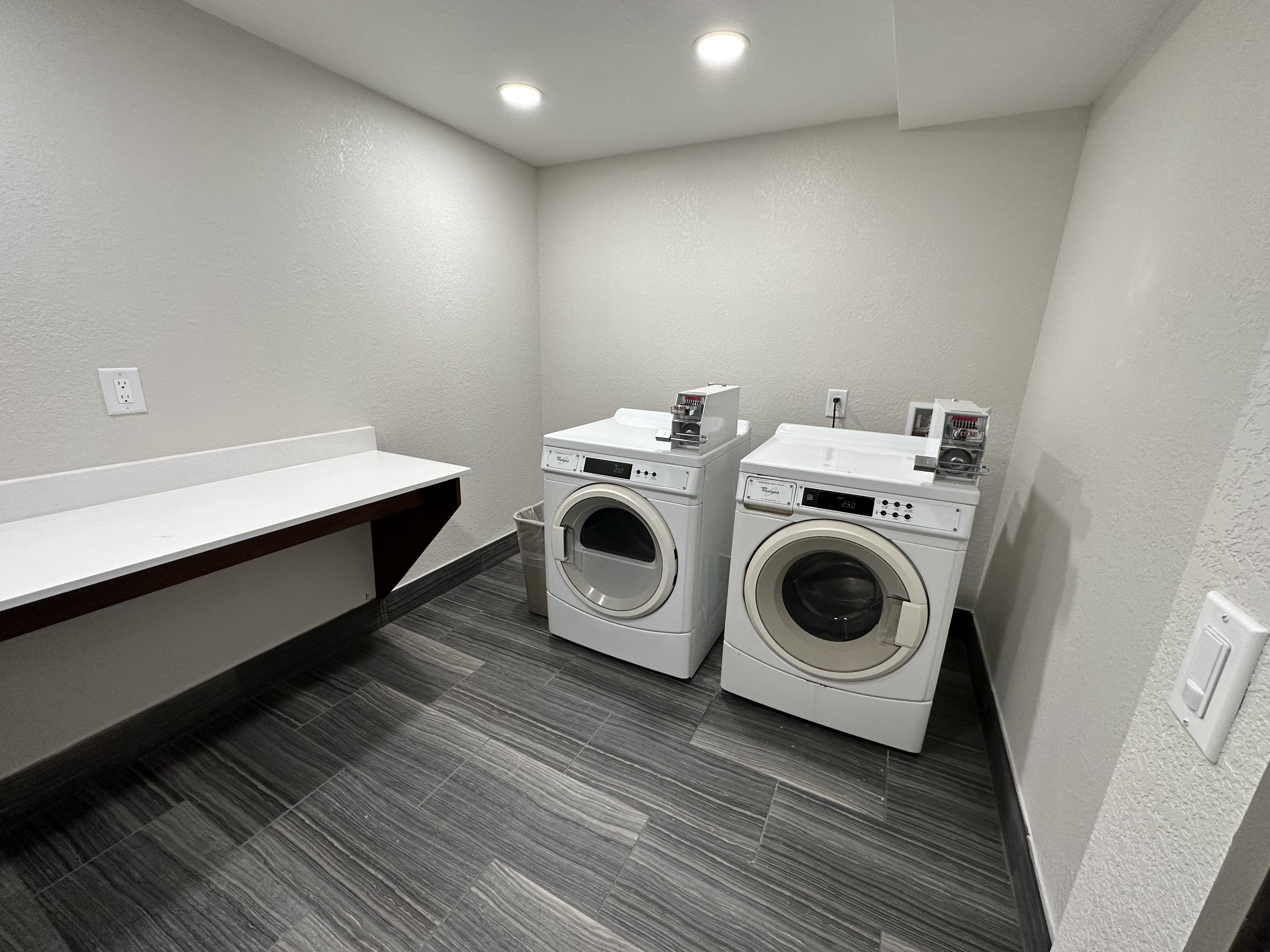 Holiday Inn Express And Suite Eden Prairie Minneapolis 25/57