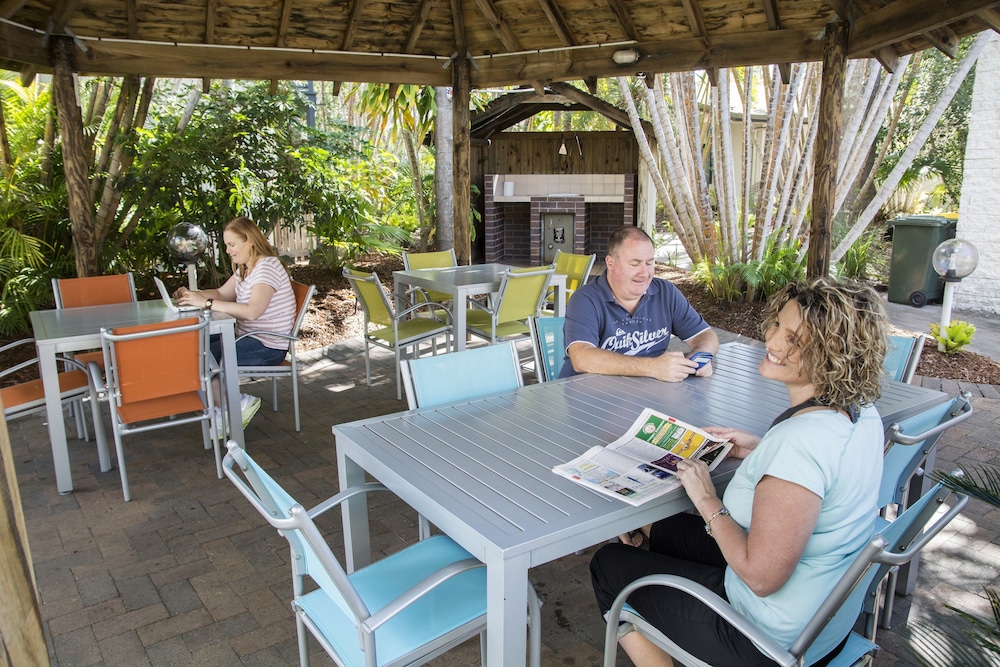 The Beach Motel Hervey Bay 44/72