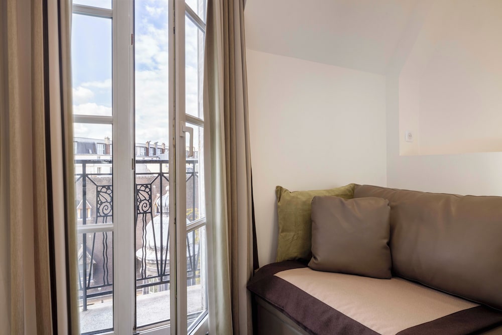 HOTEL SAINT PIERRE 25/50