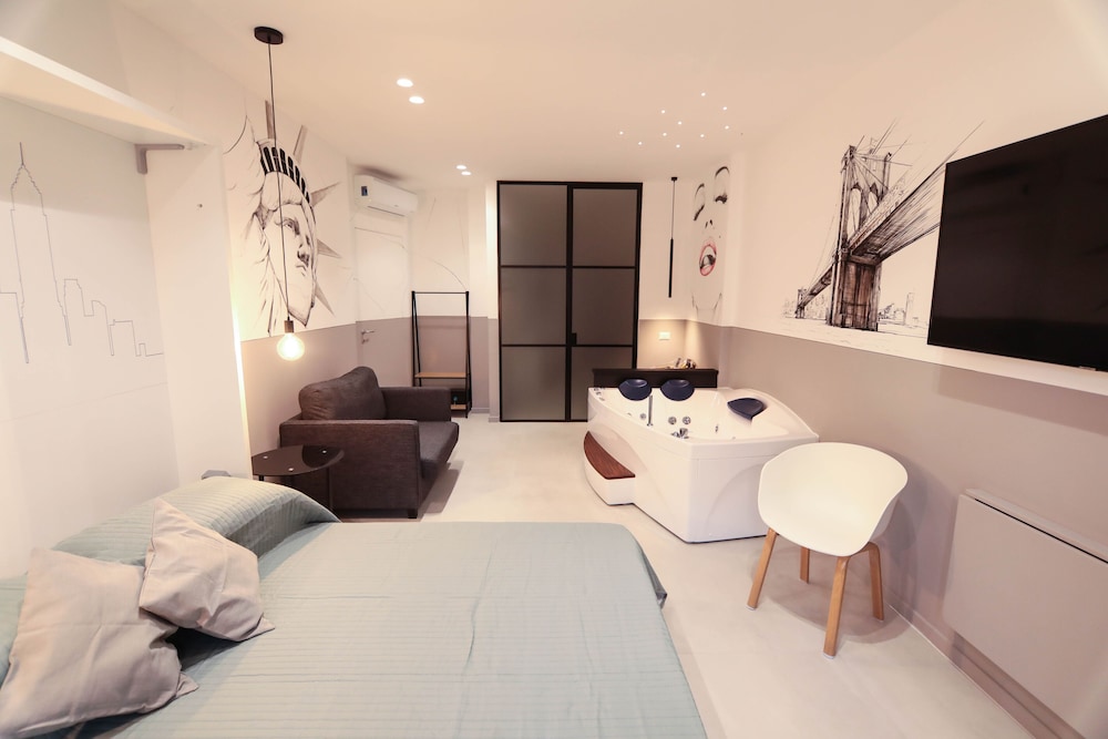 O.Effe. Global Suites at Vatican 7/50
