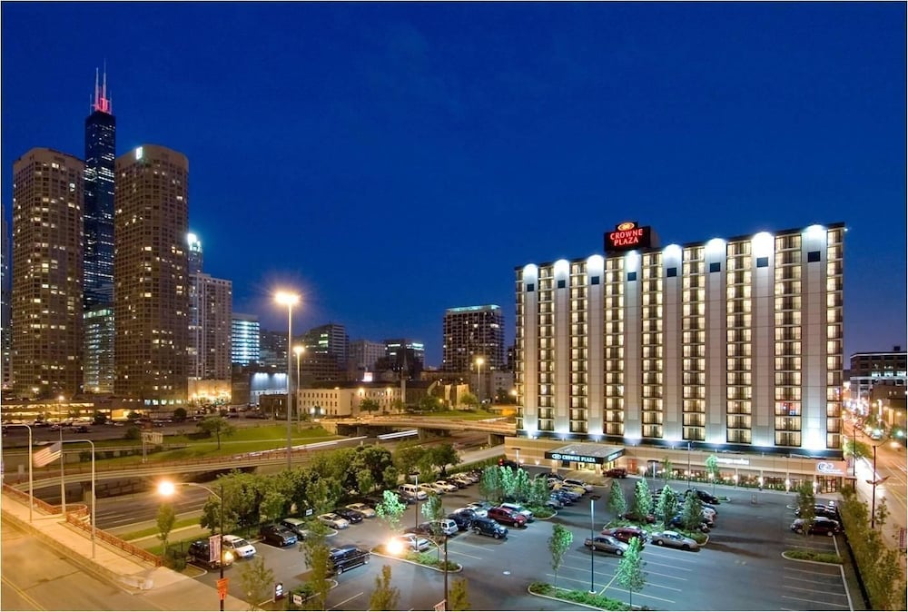 Crowne Plaza Chicago West Loop 3/55