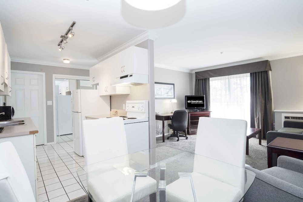 Sandman Hotel & Suites Prince George 34/47