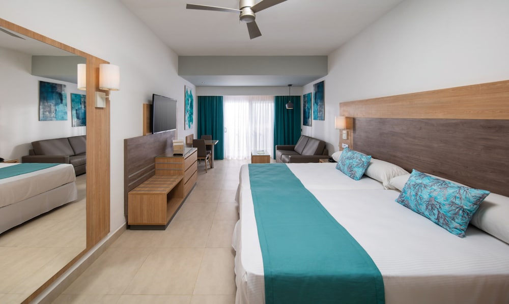 JUNIOR SUITE, PARTIAL SEA VIEW