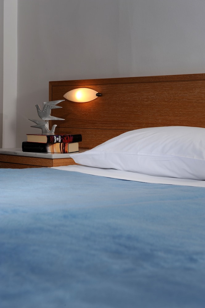 Renovated, Classic, Twin Beds, Garden View، Hotel Delfinia 7/9