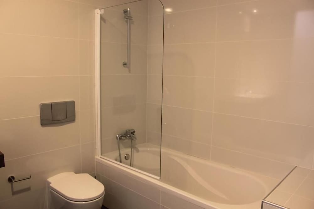 Lazza Hotel 42/45