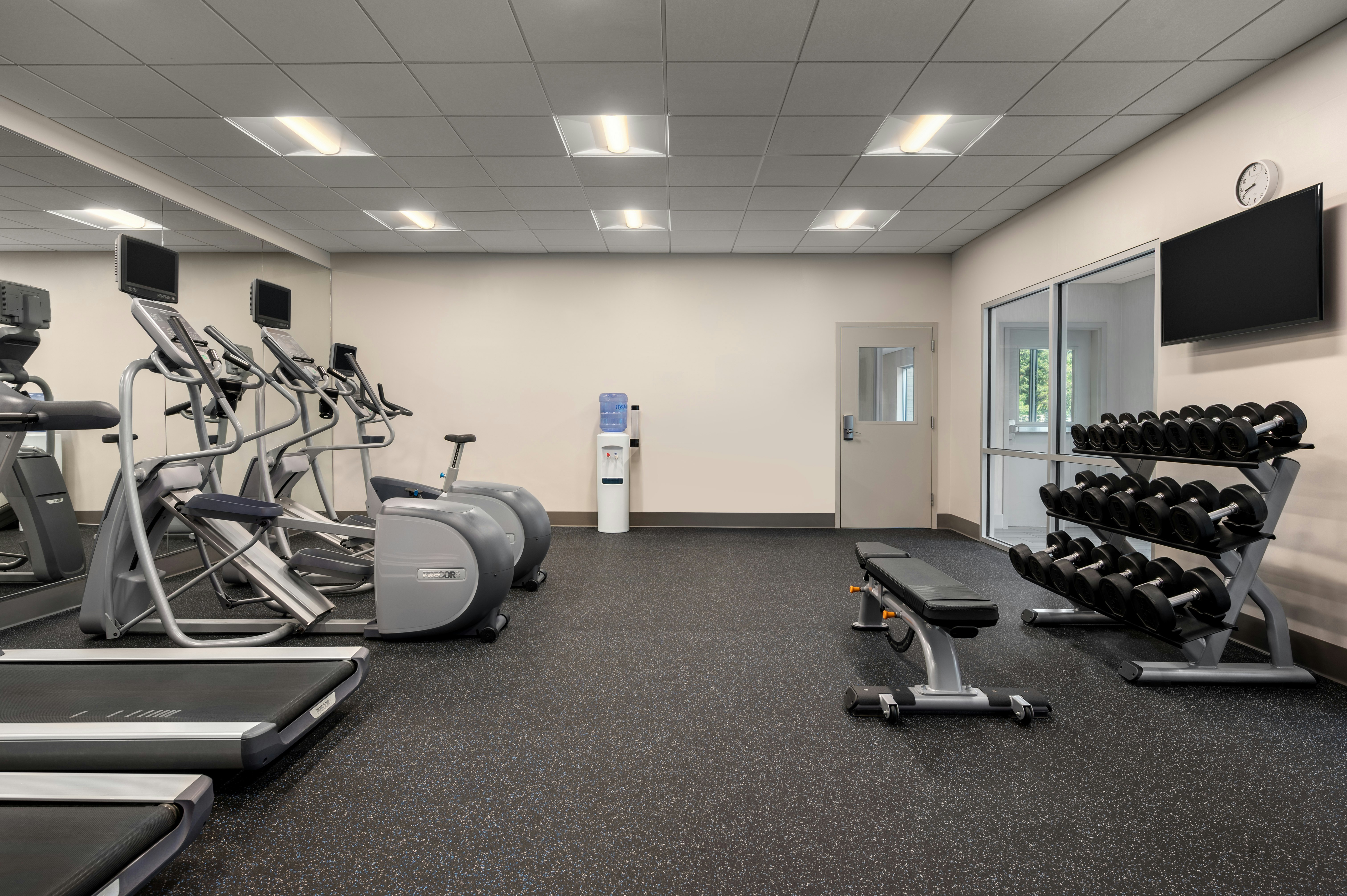 Holiday Inn Express & Suites Queensbury - Lake George Area 41/71