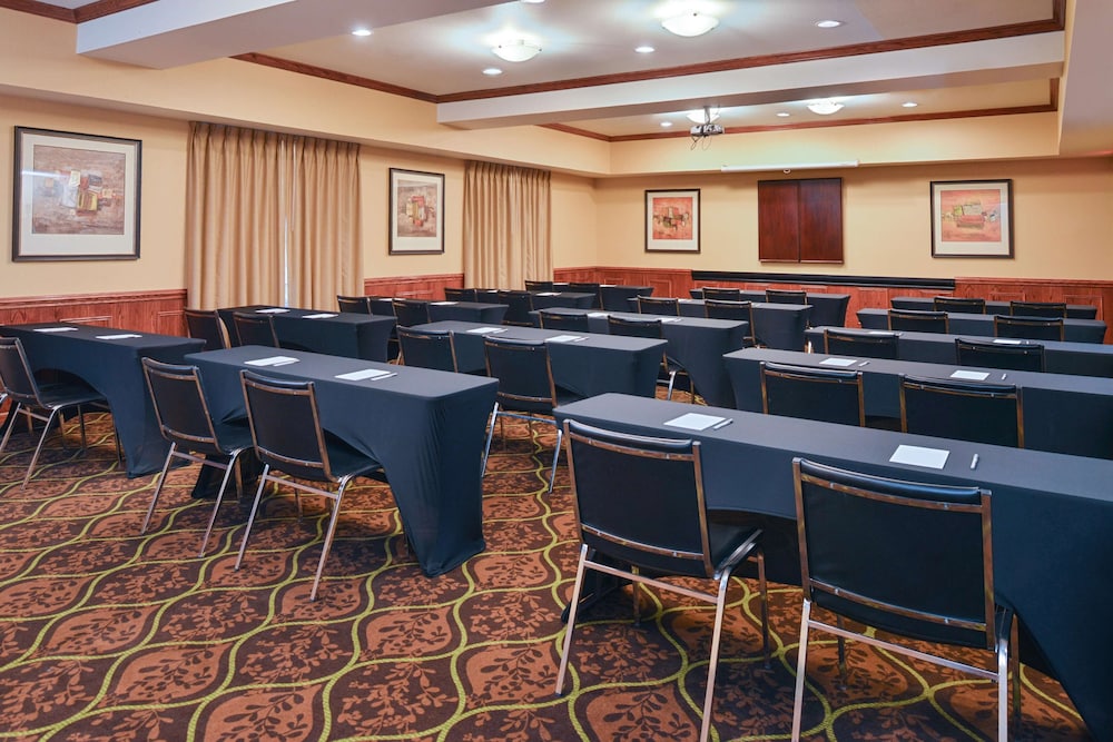 Hampton Inn Suites Greenville 37/44