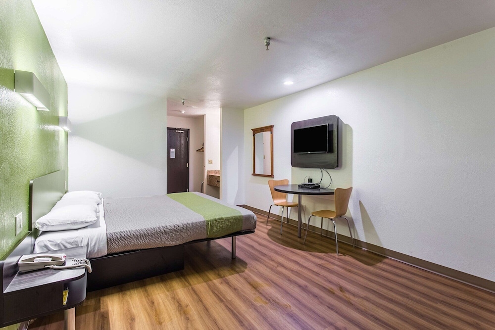 Motel6 Moriarty, NM 37/60