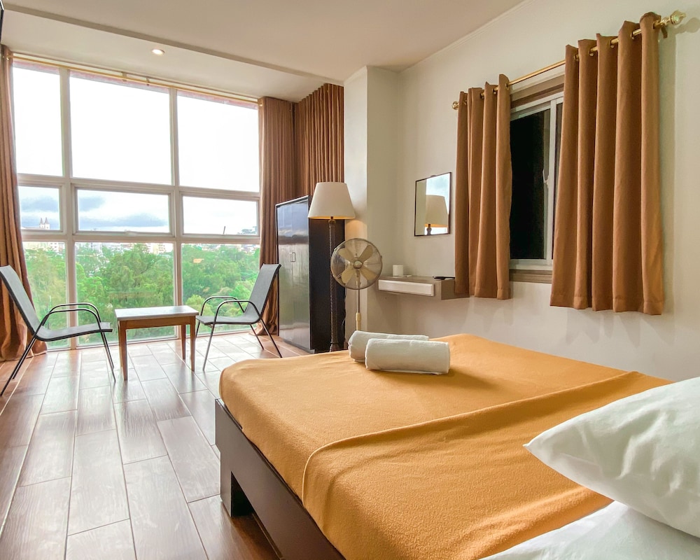 Metro Pines Inn 32/46